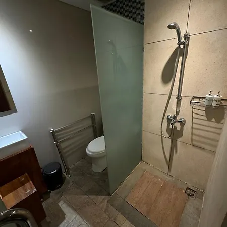 Ocho Bali Surf Camp Apartment Uluwatu  Exterior photo